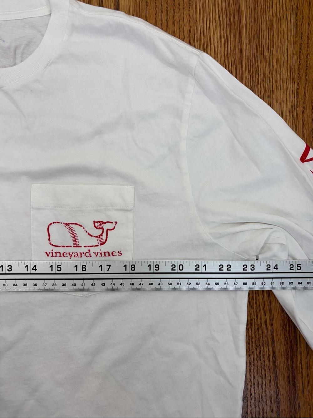 Vineyard Vines Baseball Whale Long Sleeve Tee (L) - Picture 4 of 7